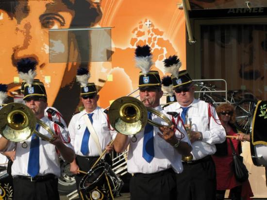 1230053_670575666287834_1945124552_n